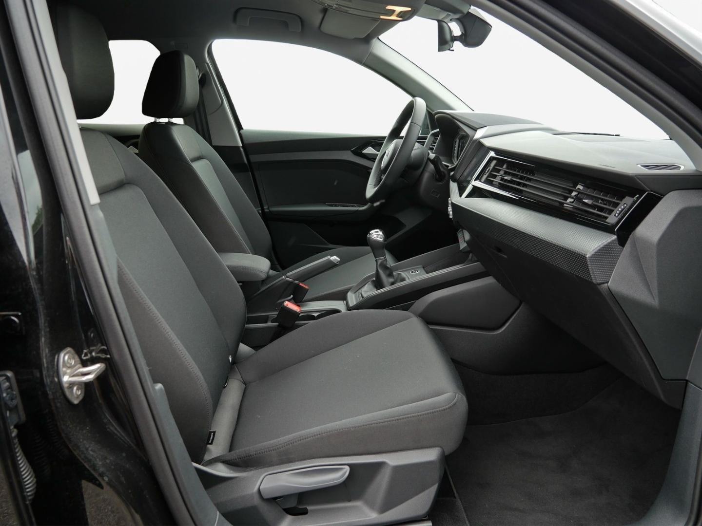 Bild über Audi A1 Sportback advanced 25 TFSI Schaltgetriebe - für weitere Informationen kontaktieren Sie den Audi Partner