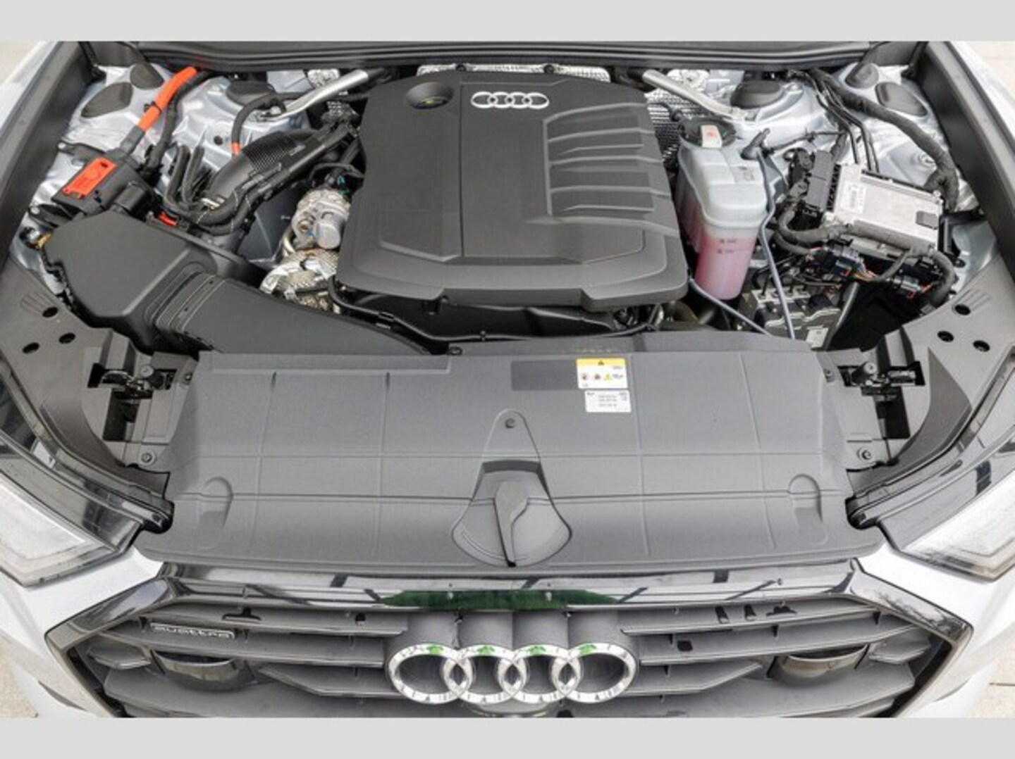 Bild über Audi A6 Avant sport 40 TDI quattro S tronic - für weitere Informationen kontaktieren Sie den Audi Partner