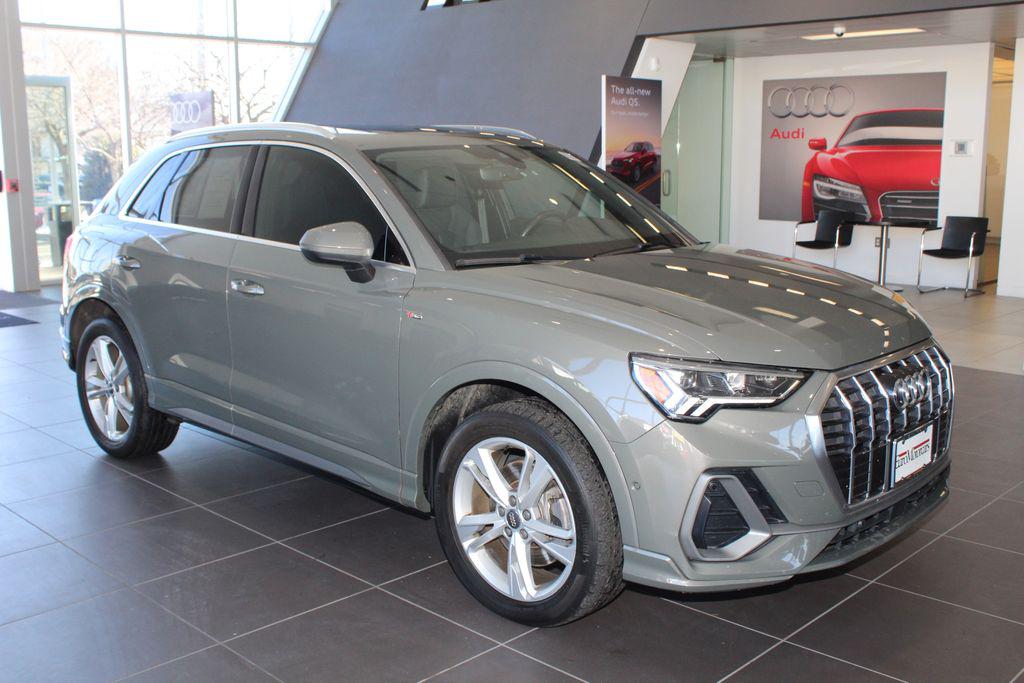 2019 Audi Q3 45 TFSI S Line Premium quattro's photo