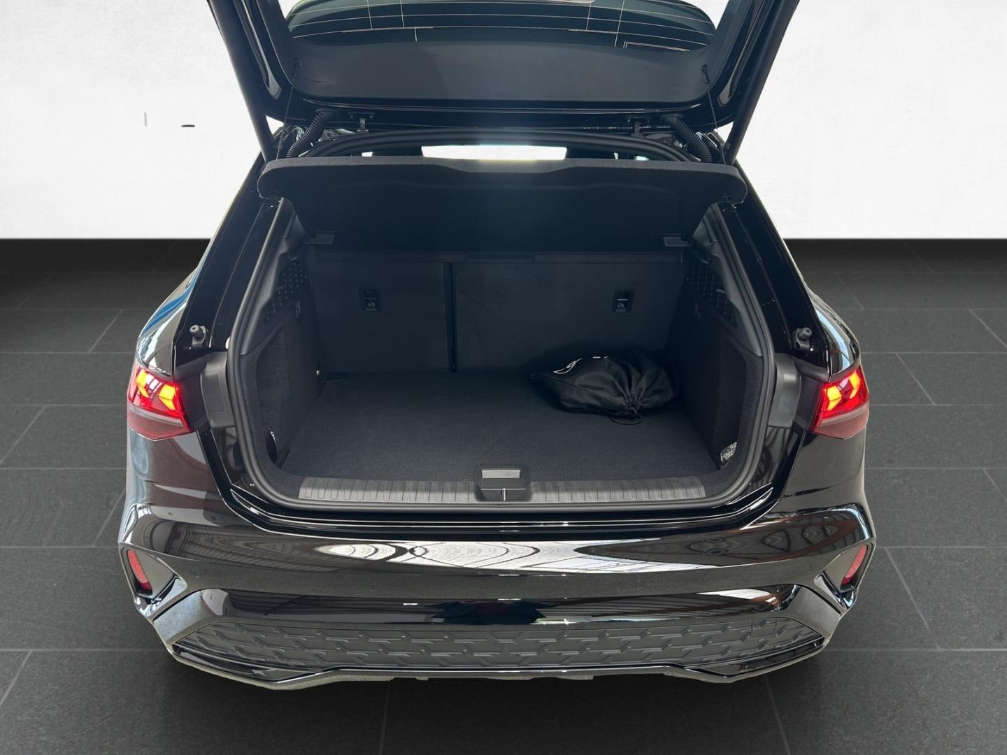 Bild über Audi A3 Sportback TFSI e TFSI e 200 kW S tronic - für weitere Informationen kontaktieren Sie den Audi Partner