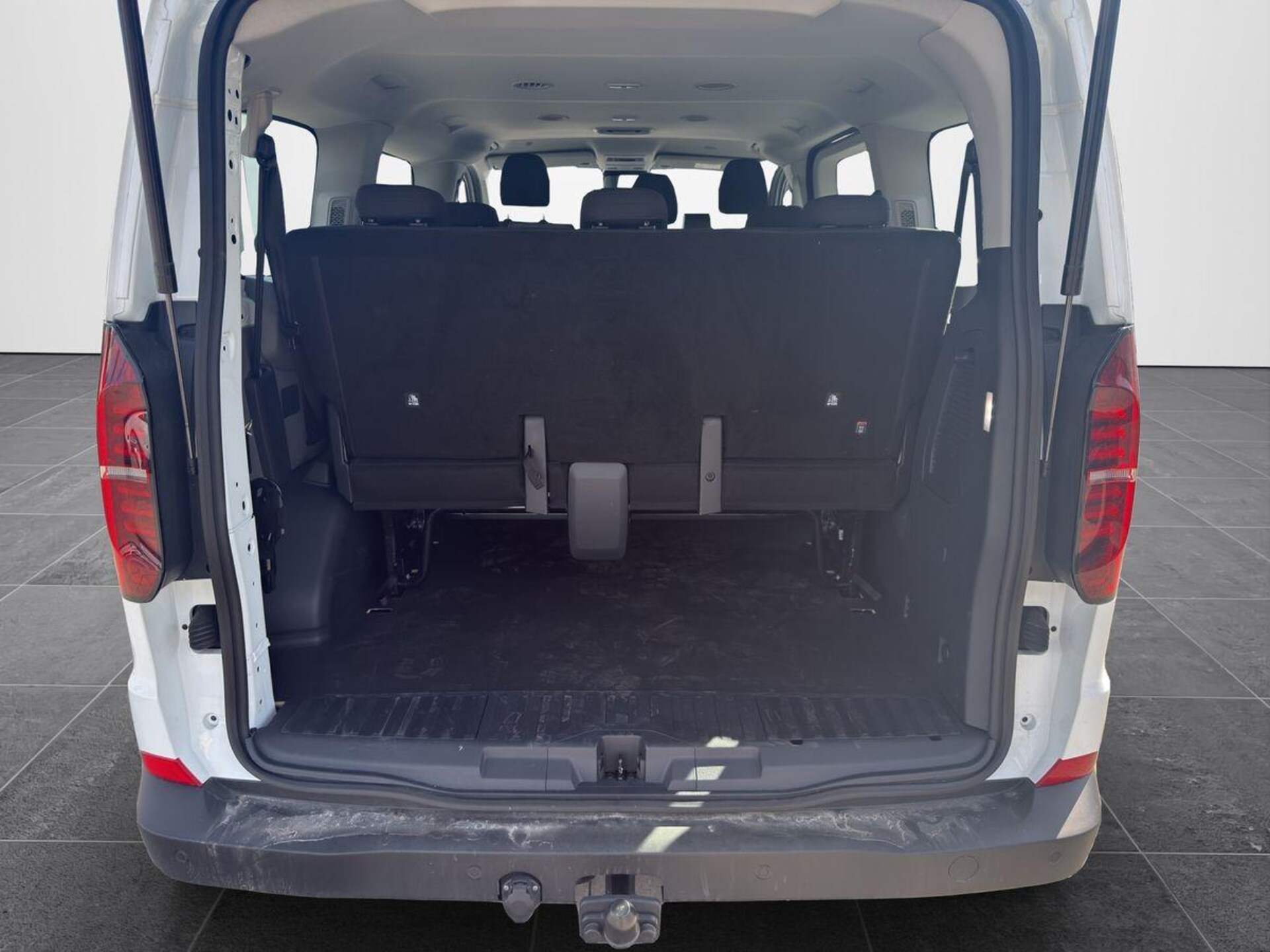 Volkswagen Transporter Kombi kurzer Radstand
