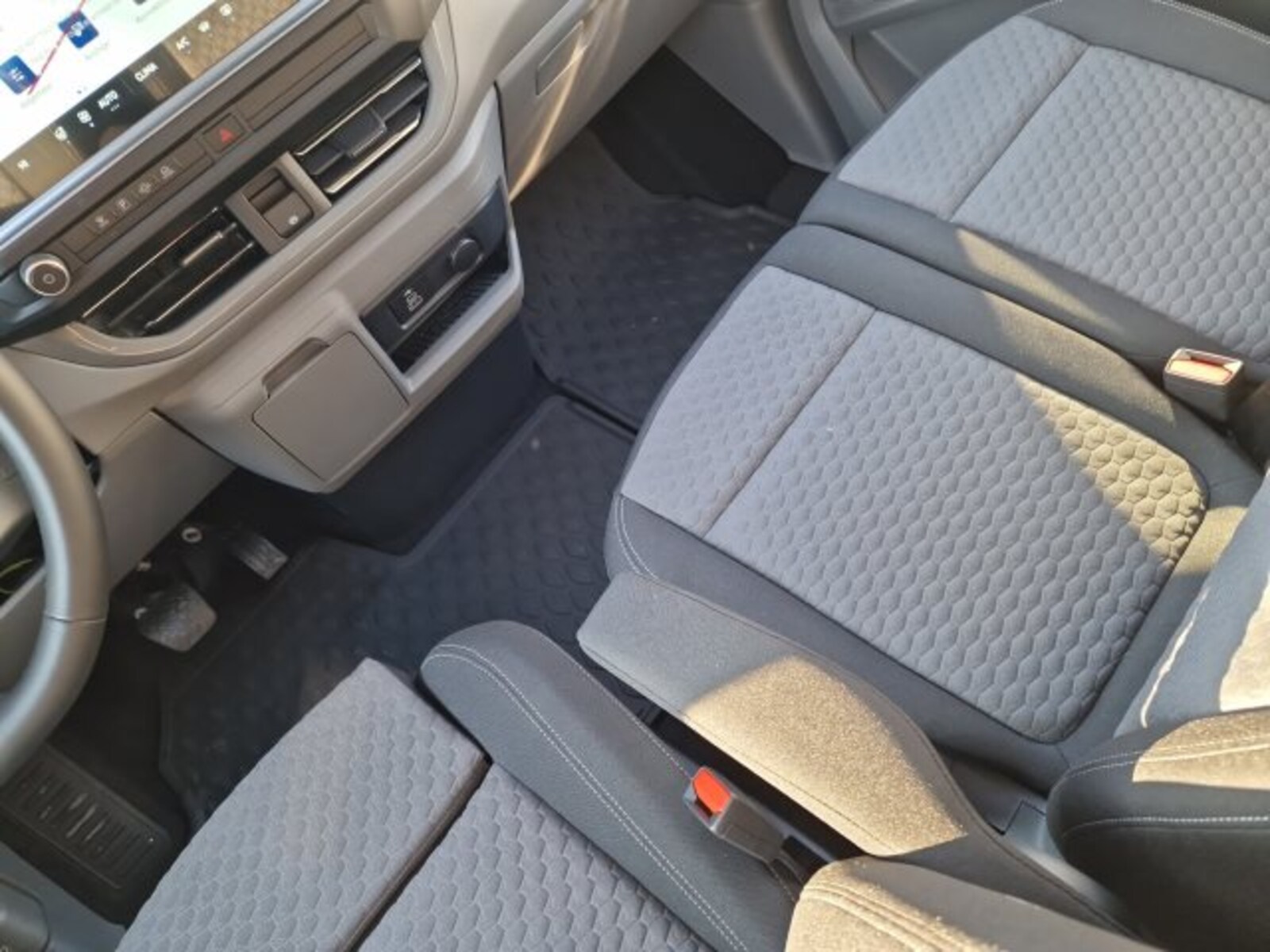 Volkswagen Caravelle langer Radstand – Bild 11