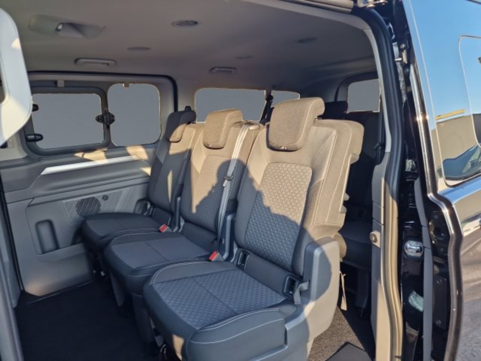 Volkswagen Caravelle langer Radstand – Bild 13