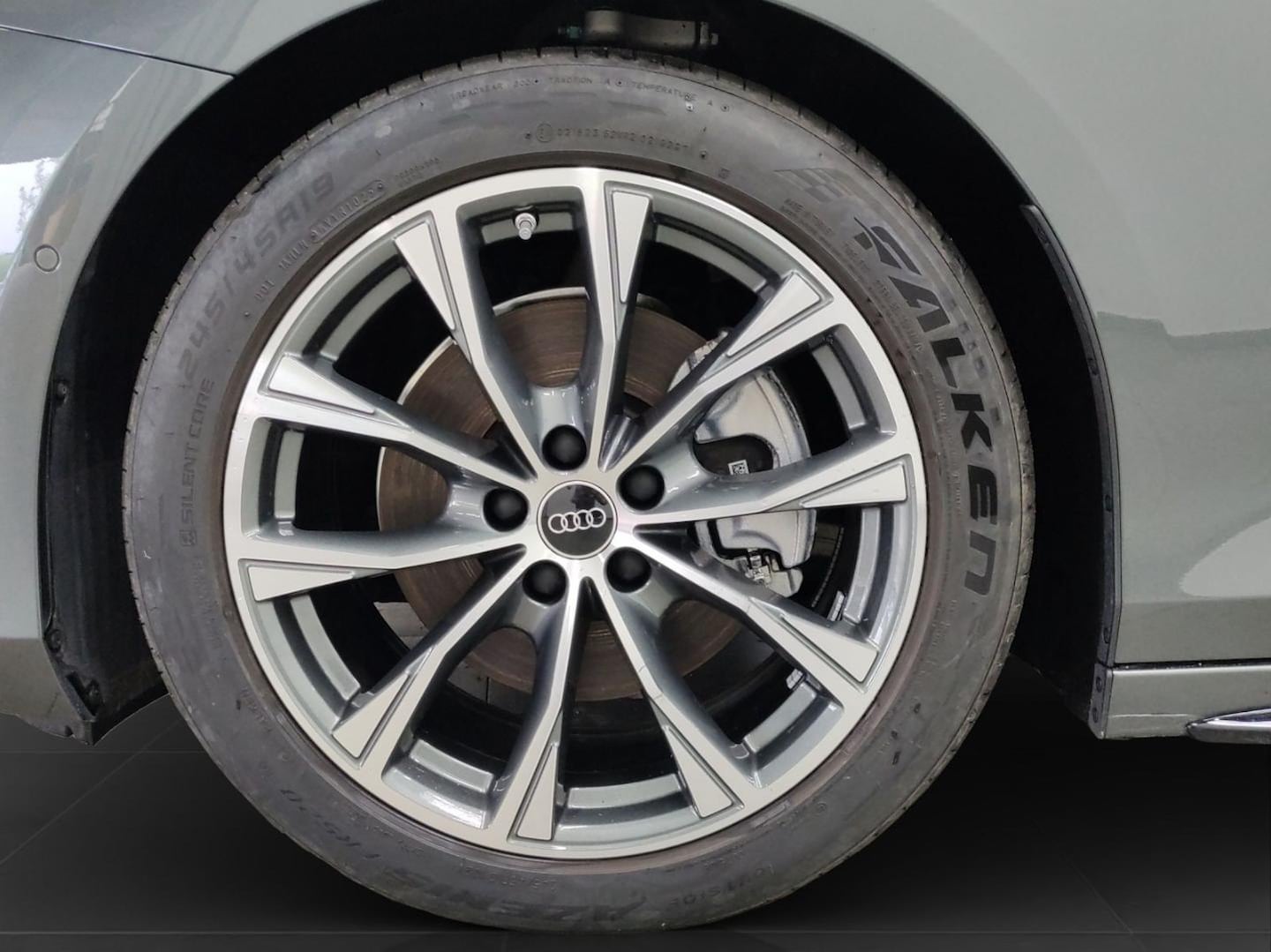 Bild über Audi A6 Avant TDI 150 kW S tronic - für weitere Informationen kontaktieren Sie den Audi Partner
