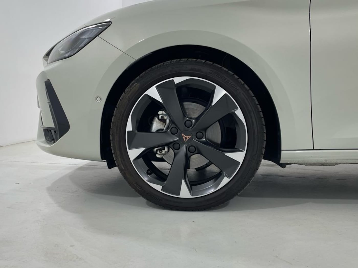 CUPRA Leon León 1.5 eTSI DSG 110 kW (150 CV) — photo 9