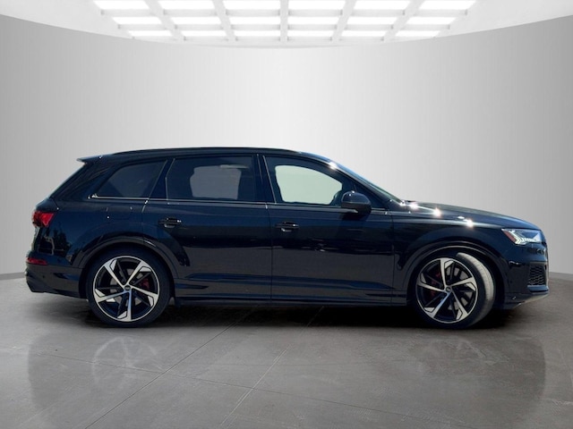 2023 Audi SQ7