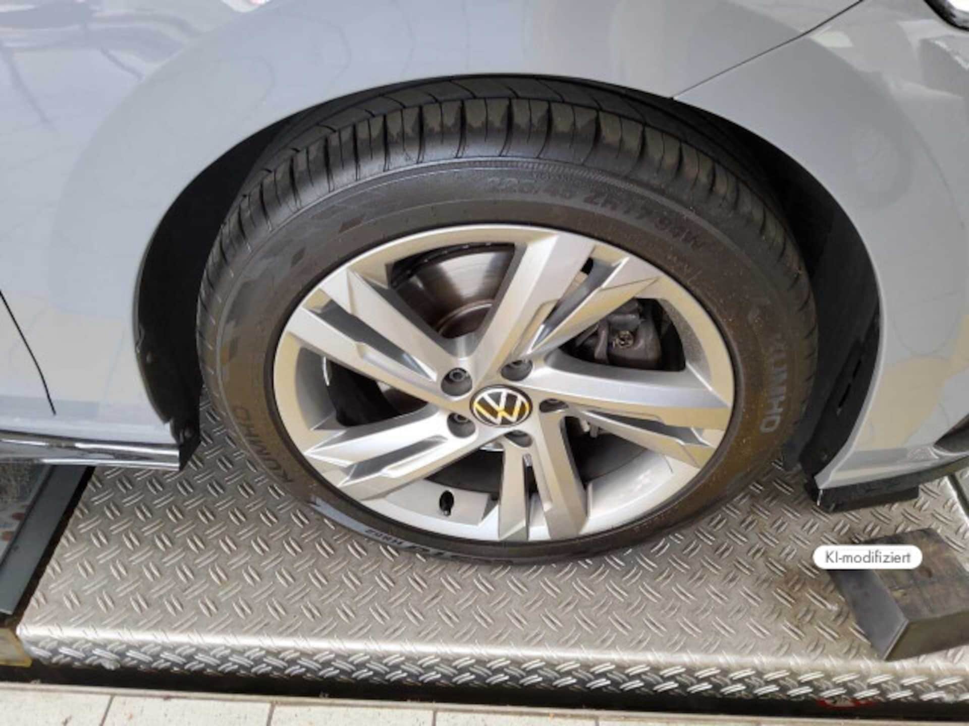 Volkswagen Golf Variant R-Line