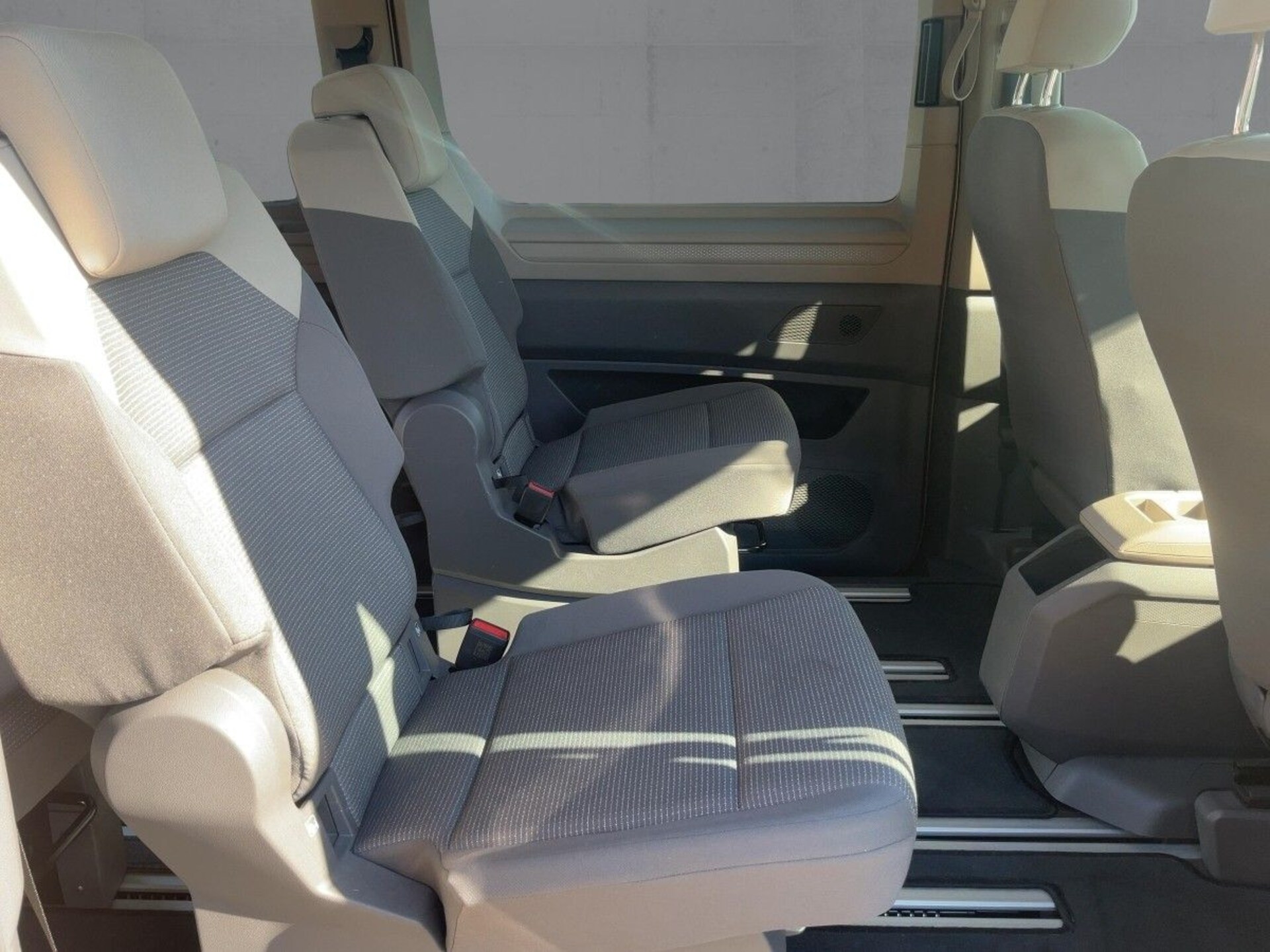 Volkswagen Multivan Basis-Modell