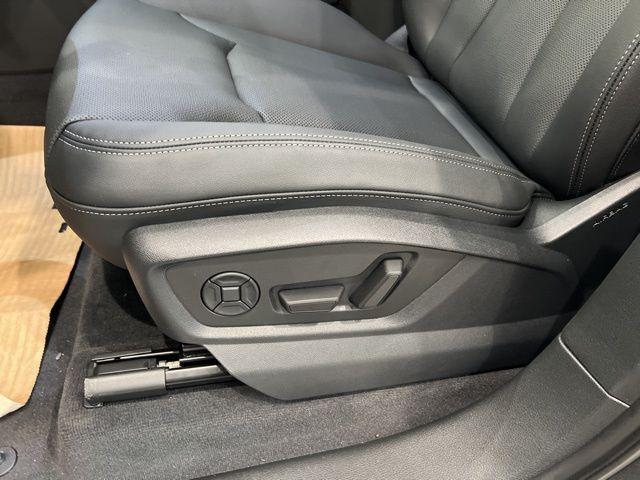 2026 Audi Q7 Premium Plus - Photo 9