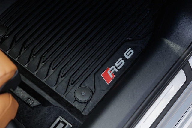 2025 Audi RS6 Avant performance