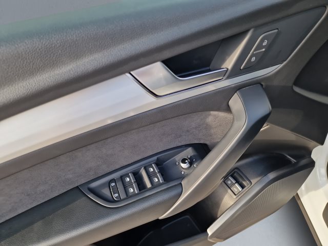 Image about Audi Q5 Sportback TFSI e 50 TFSI e quattro S tronic