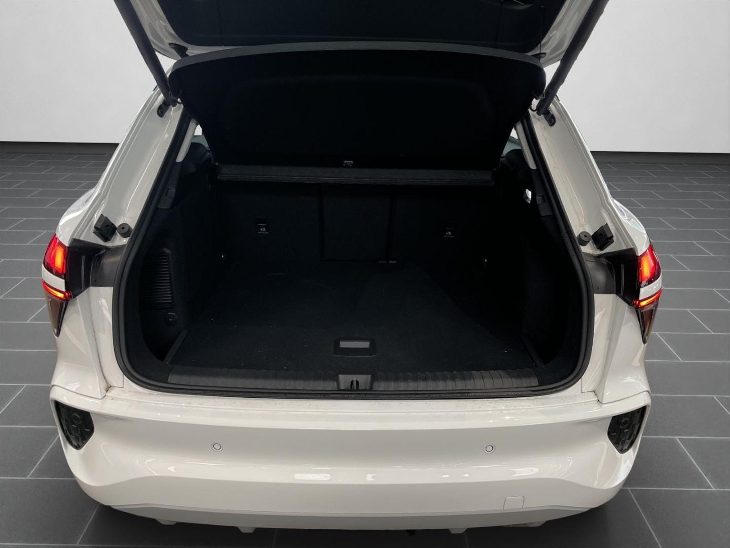 Bild über Audi Q3 SUV e-hybrid e-hybrid 200 kW S tronic - für weitere Informationen kontaktieren Sie den Audi Partner