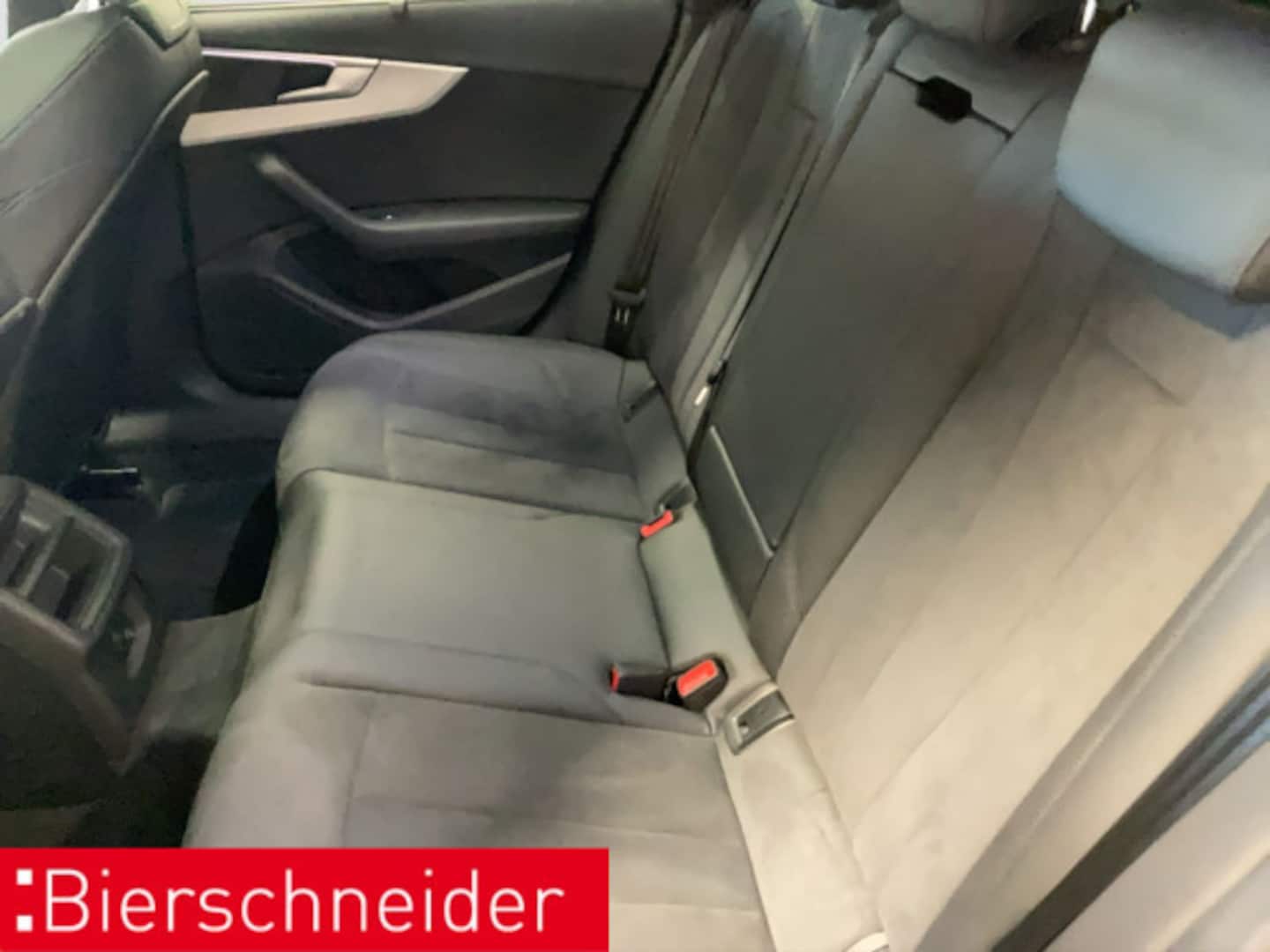 Bild über Audi A4 Avant S line 45 TFSI quattro S tronic - für weitere Informationen kontaktieren Sie den Audi Partner