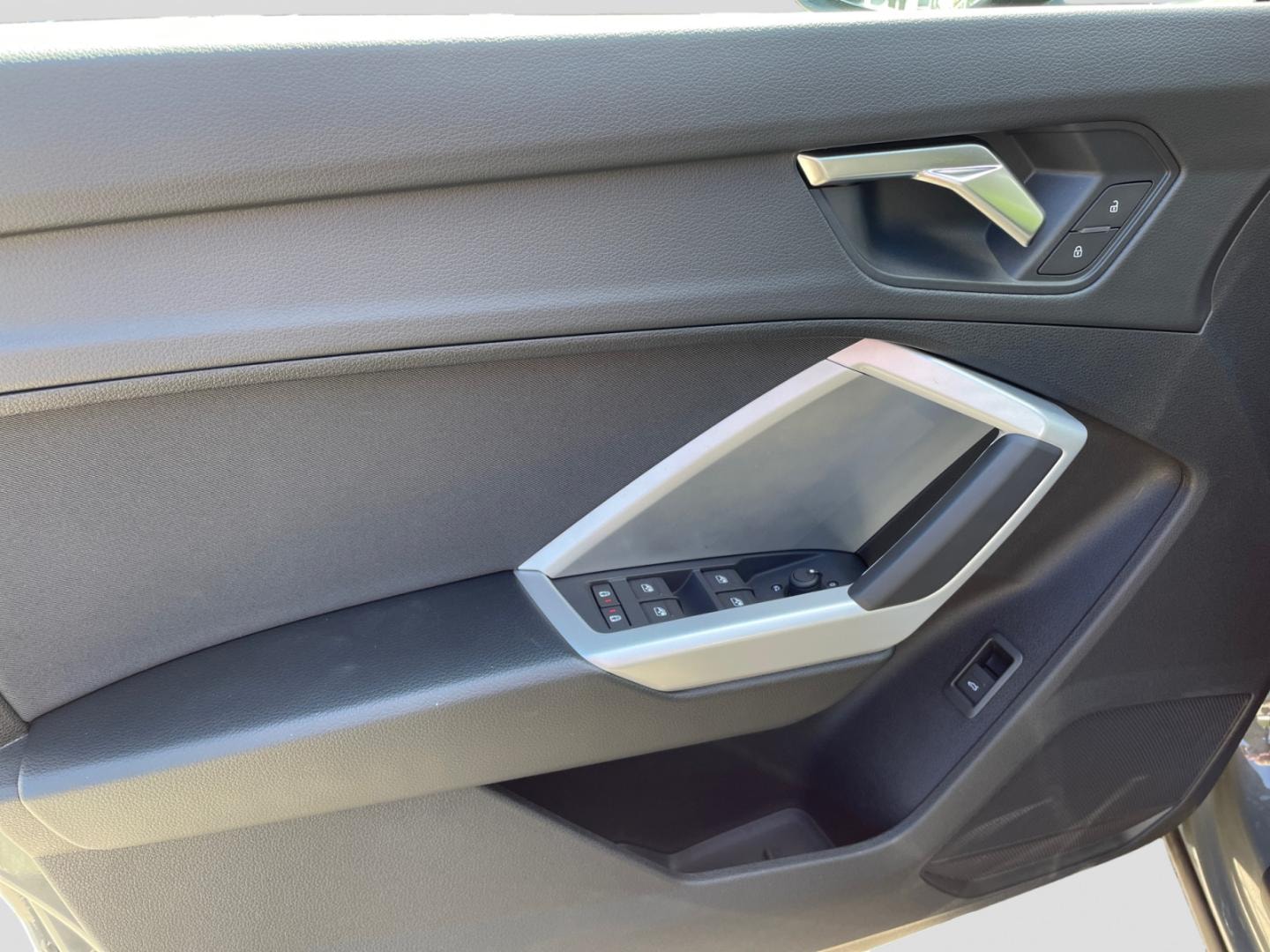Bild über Audi Q3 TFSI 110 kW S tronic - für weitere Informationen kontaktieren Sie den Audi Partner