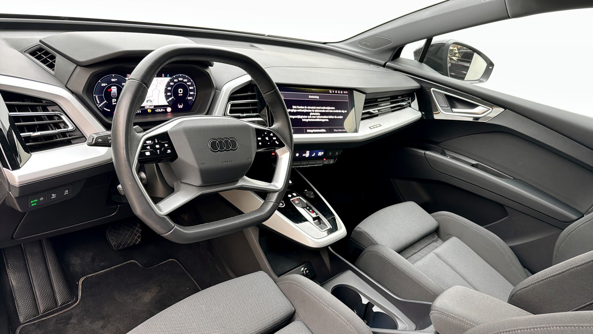 Bild som visar&nbsp;Audi Q4 e-tron&nbsp;Q4 45 e-tron quattro Proline 195,00 kW - för mer information kontakta din Audi Partner
