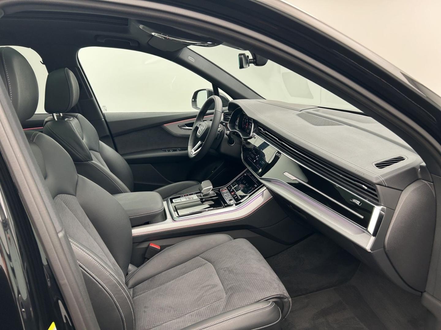 Bild über Audi SQ7 SUV TFSI quattro 373 kW tiptronic - für weitere Informationen kontaktieren Sie den Audi Partner