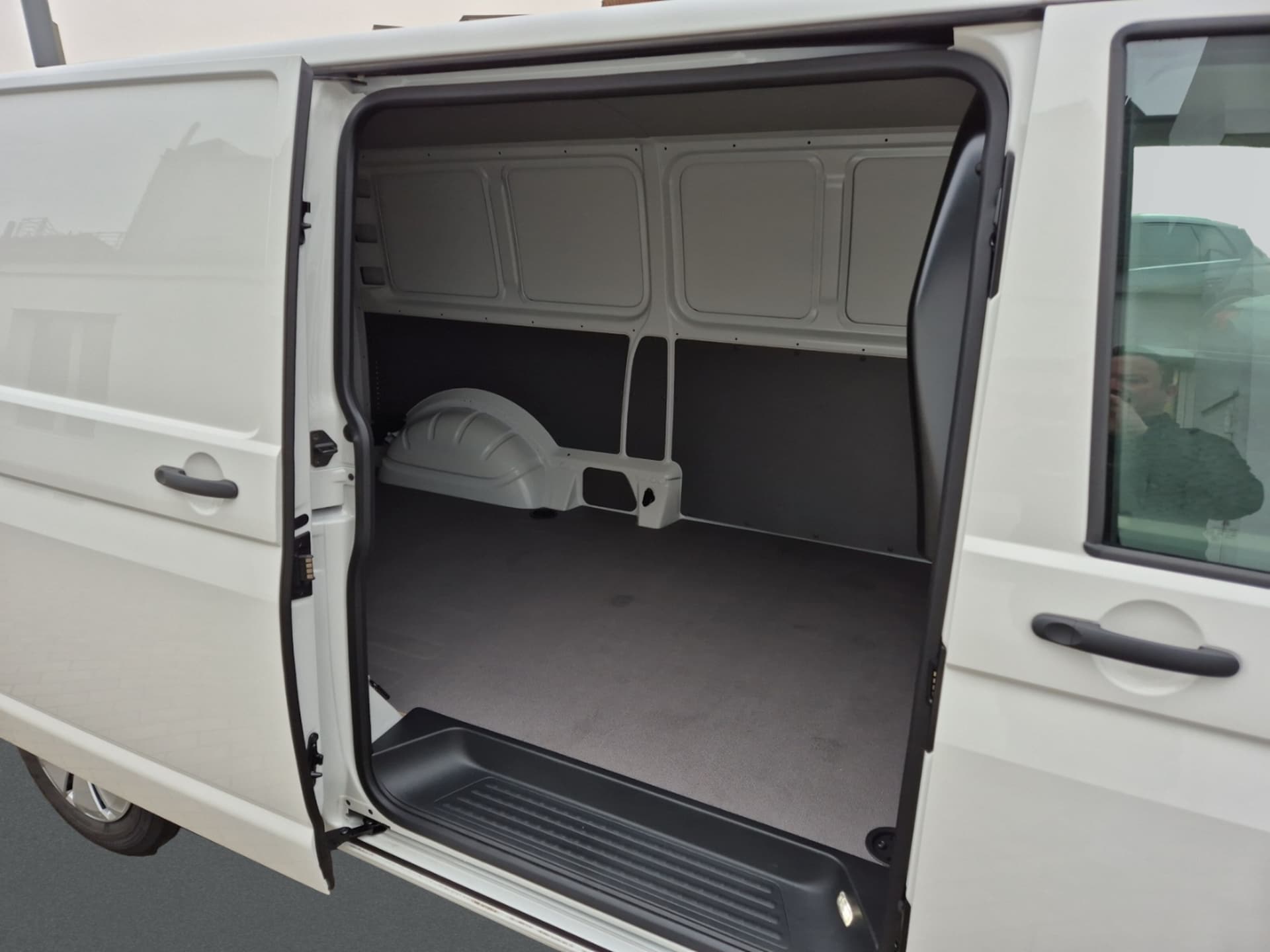 Volkswagen T6.1 Transporter Kasten langer Radstand