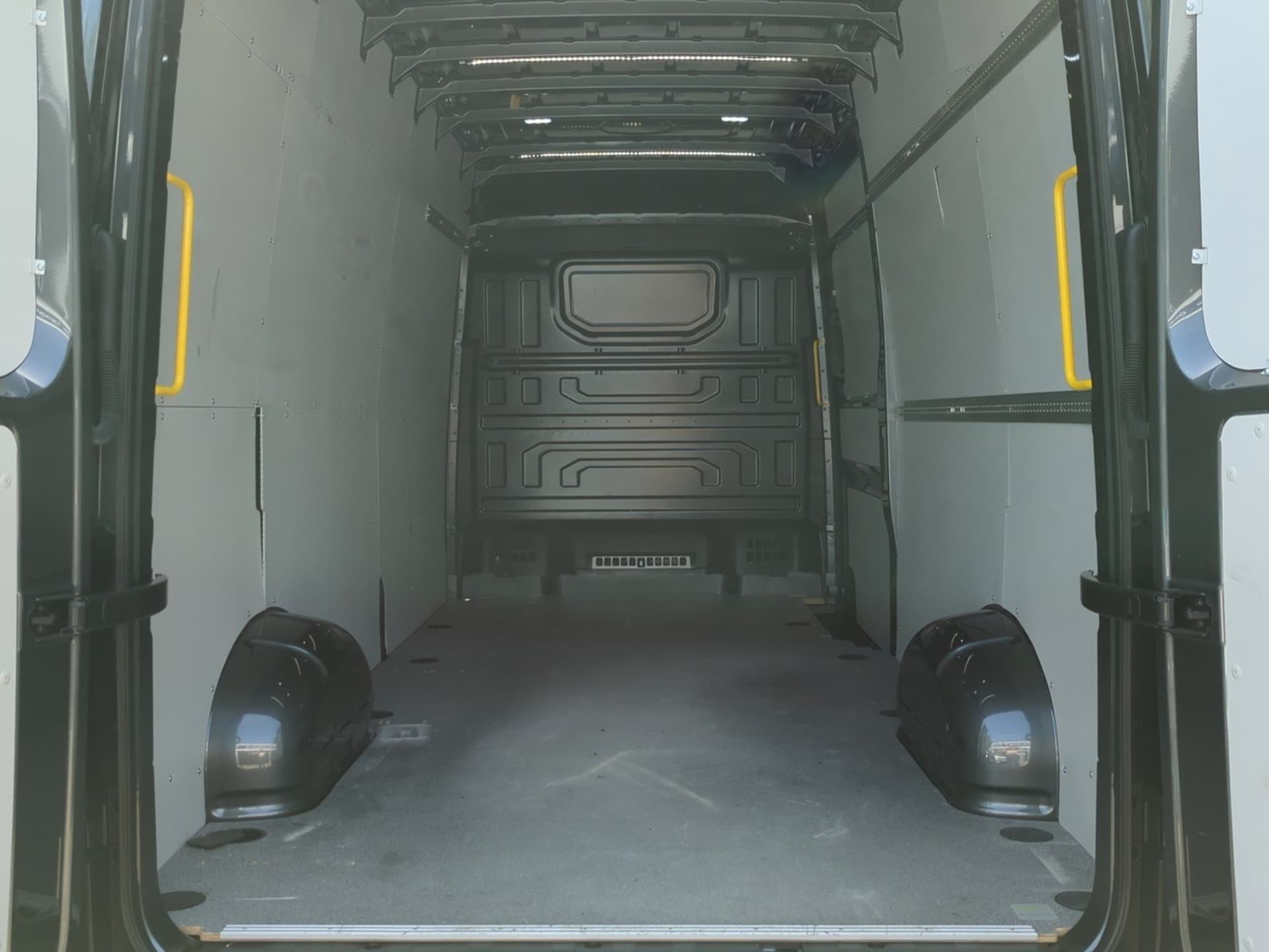 Volkswagen Crafter Kasten langer Radstand