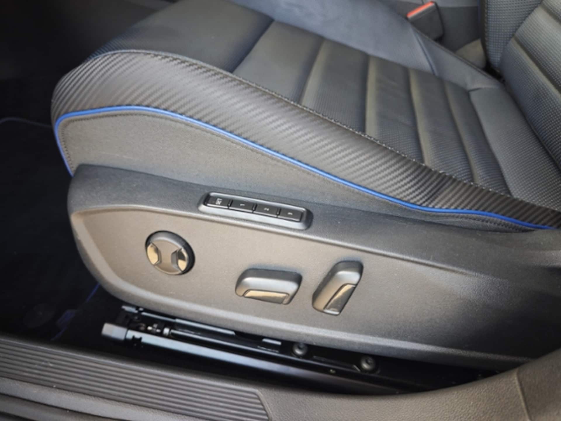 Volkswagen Golf Variant R