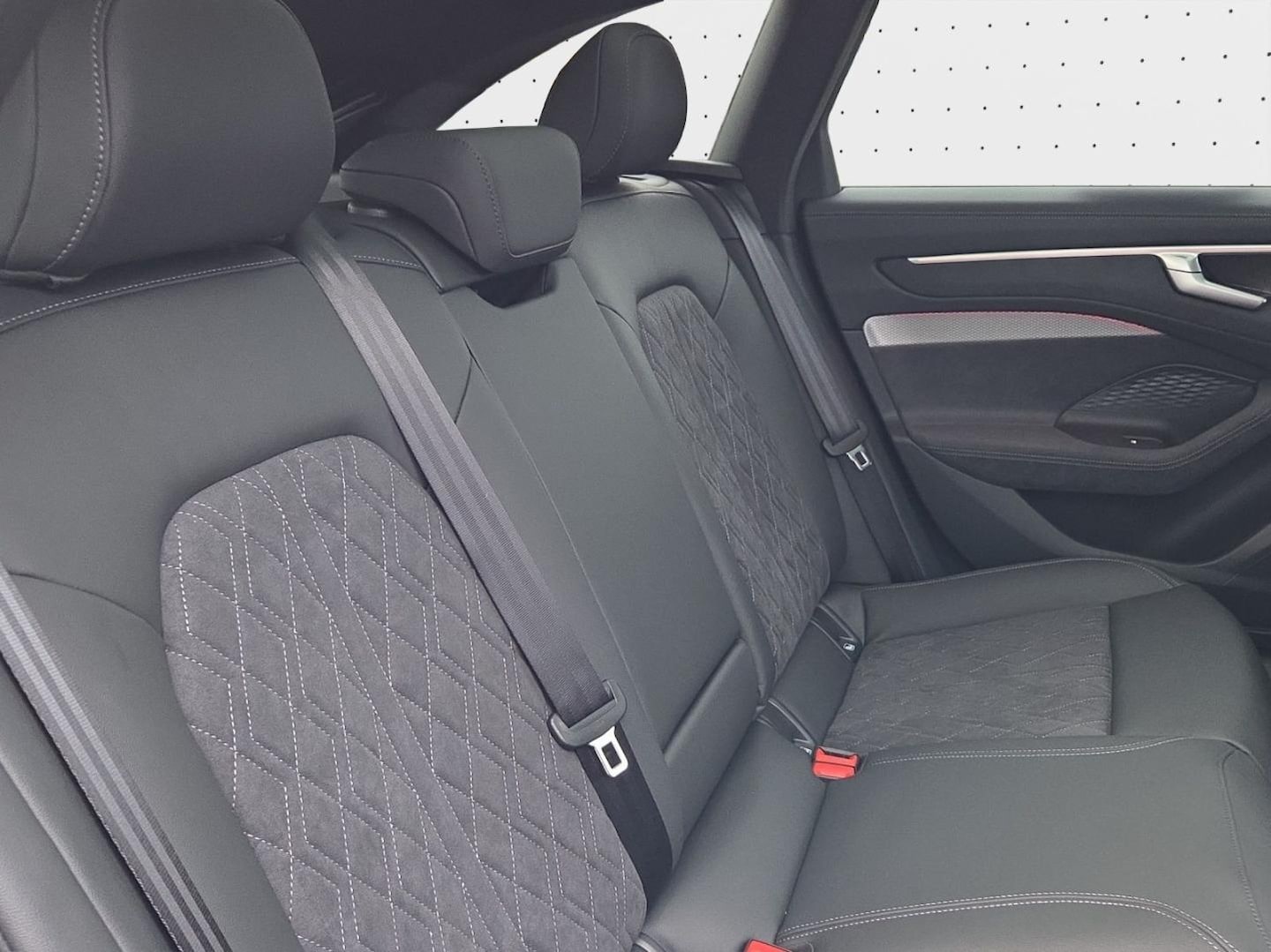 Bild über Audi A6 Avant edition one TDI quattro 150 kW S tronic - für weitere Informationen kontaktieren Sie den Audi Partner