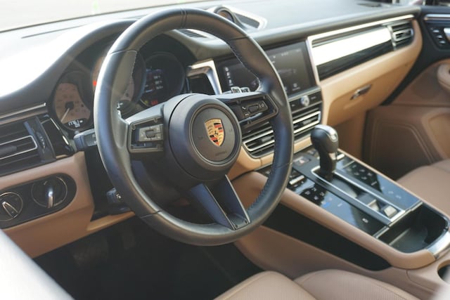 2023 Porsche Macan