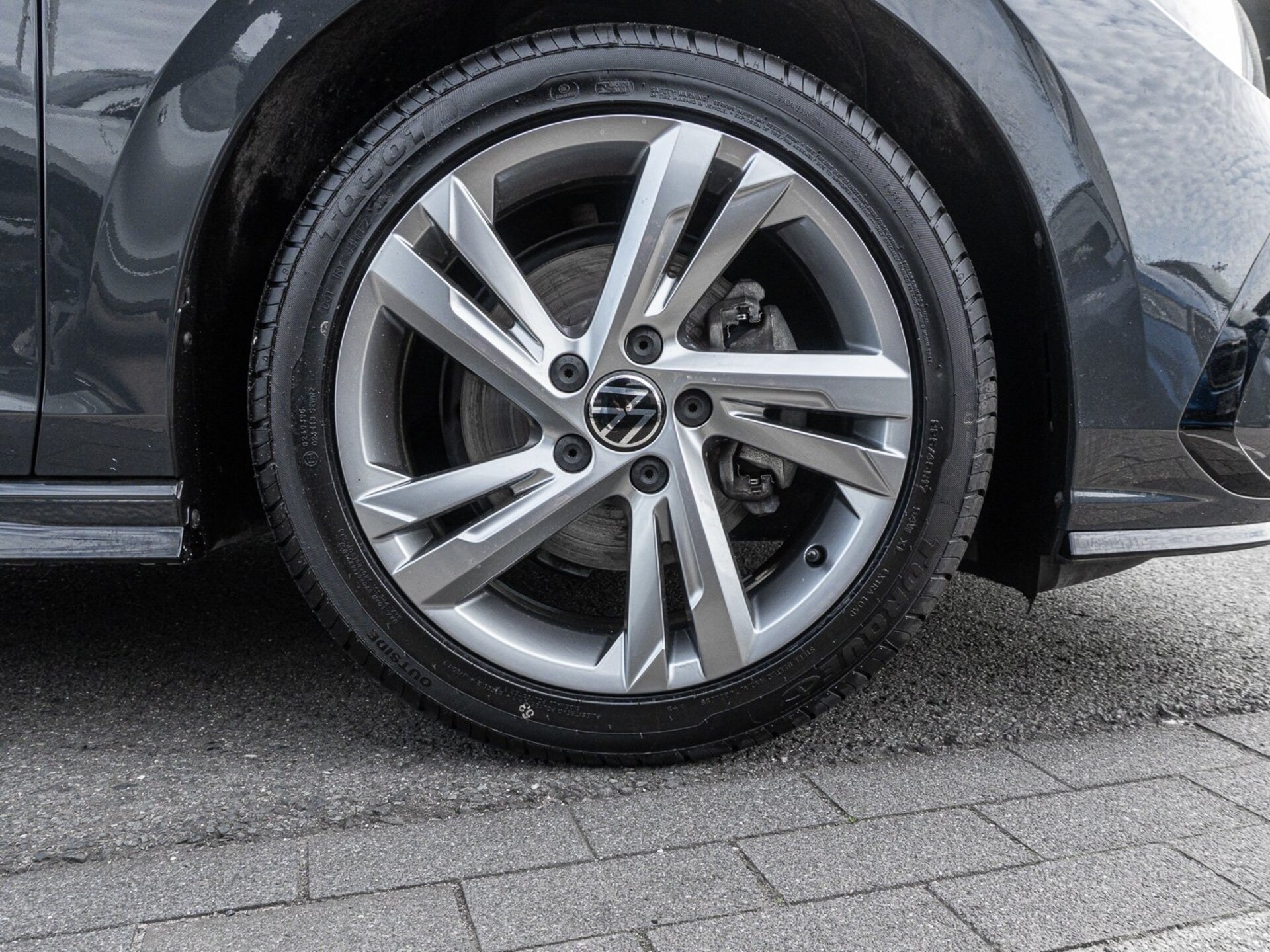 Volkswagen Golf R-Line