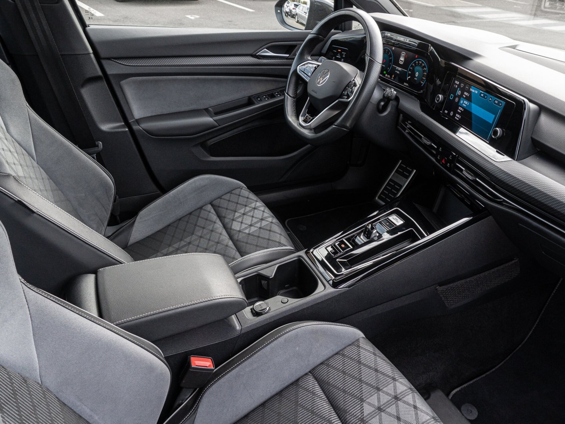 Volkswagen Golf R-Line