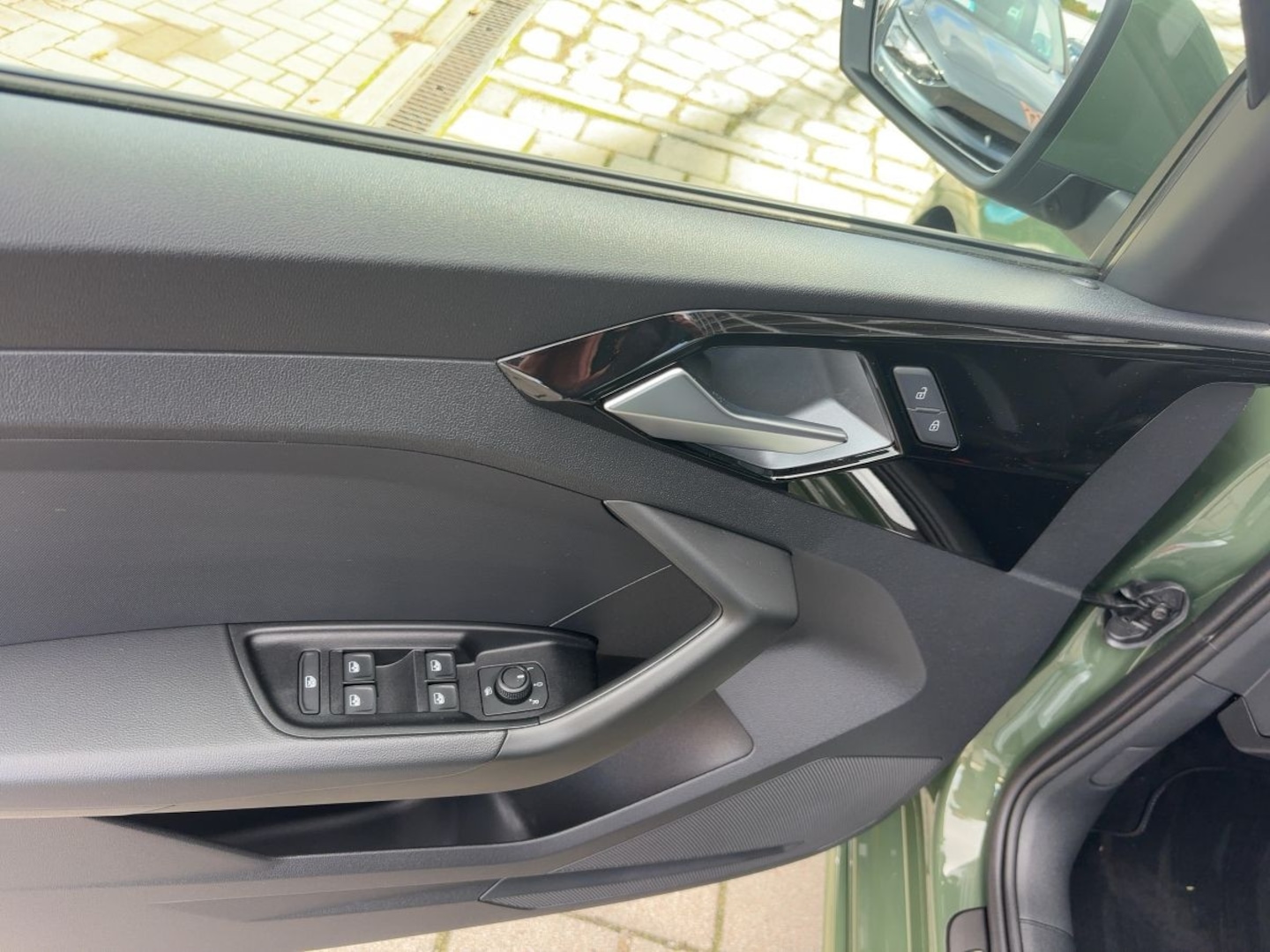 Bild über Audi A1 Sportback S line 25 TFSI S tronic - für weitere Informationen kontaktieren Sie den Audi Partner