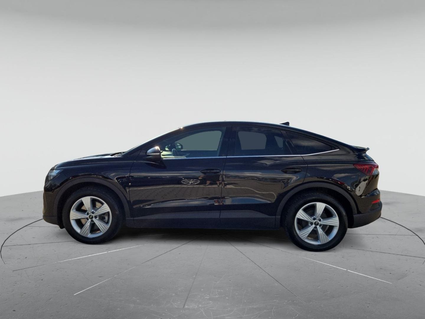 Bild über Audi Q4 Sportback e-tron 40 e-tron - für weitere Informationen kontaktieren Sie den Audi Partner