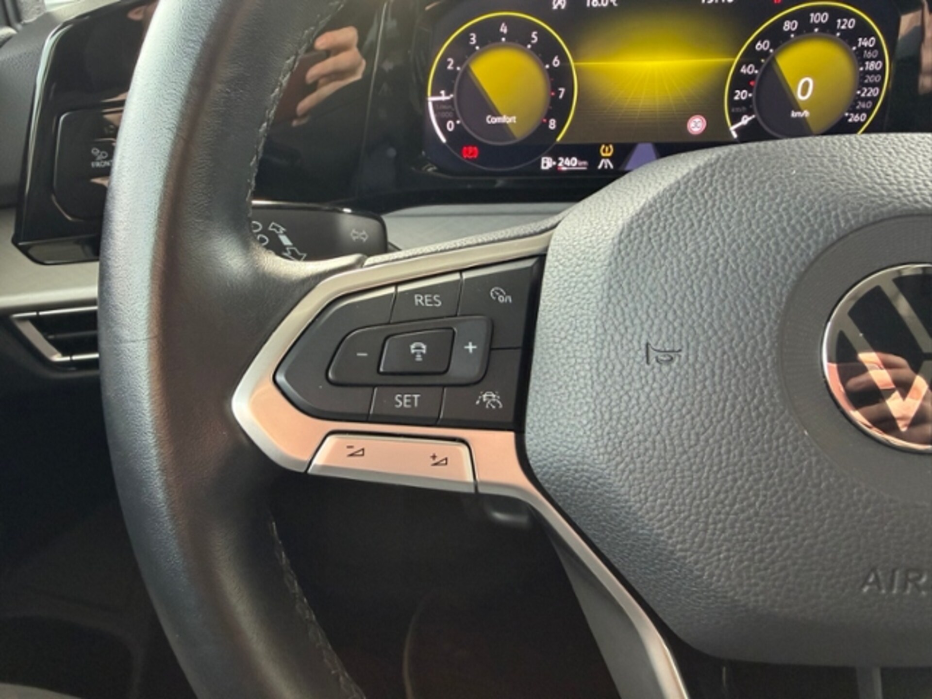 Volkswagen Golf Life