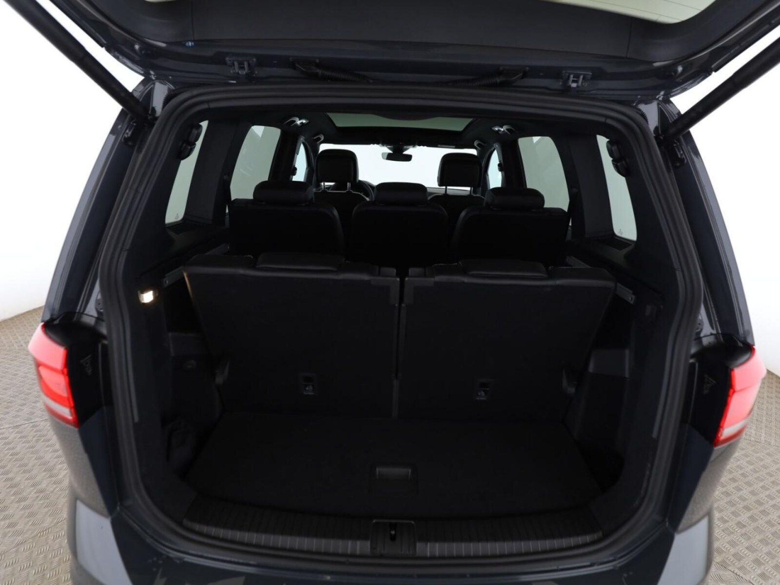 Volkswagen Touran – Bild 9