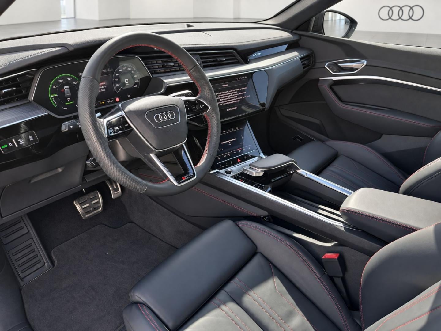 Bild über Audi Q8 e-tron S line 50 e-tron quattro - für weitere Informationen kontaktieren Sie den Audi Partner