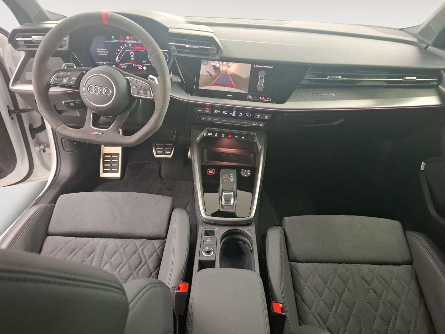 Bild über Audi RS 3 Sportback TFSI quattro S tronic - für weitere Informationen kontaktieren Sie den Audi Partner