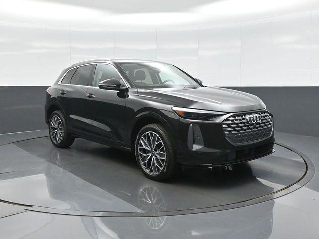 2025 Audi Q5 40 Premium Plus's photo