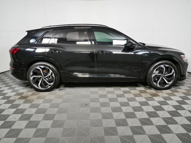 2024 Audi Q8 e-tron
