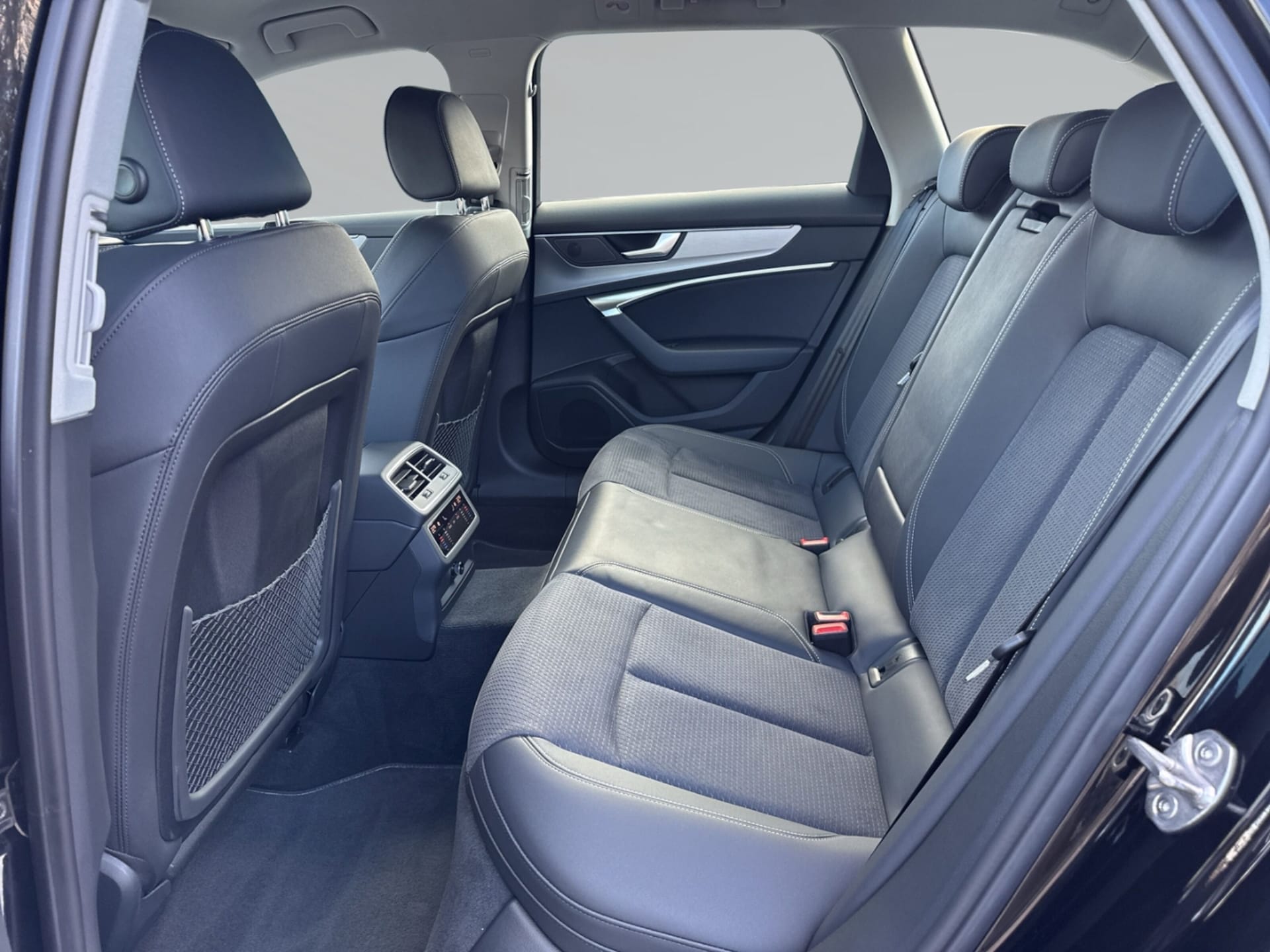 Audi S6 Avant