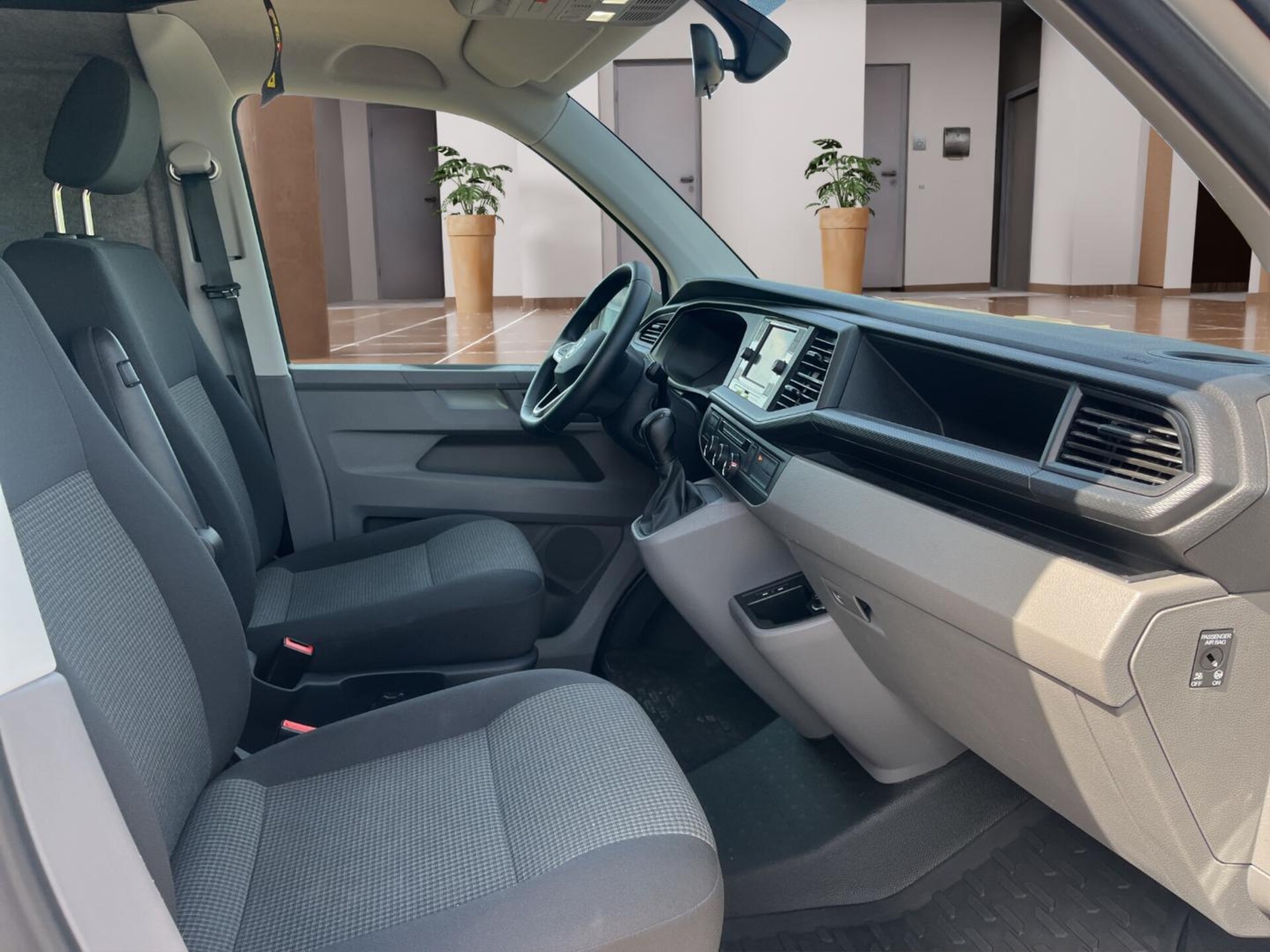 Volkswagen T6.1 Transporter Kasten langer Radstand