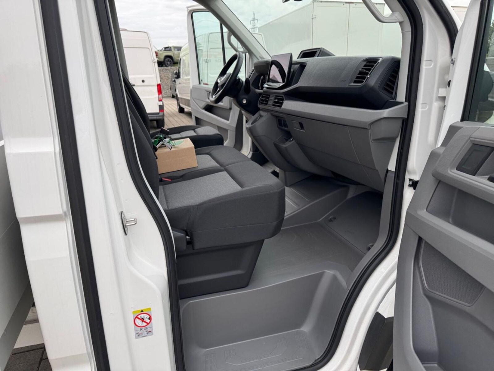 Volkswagen Crafter Einzelkabine langer Radstand – Bild 12