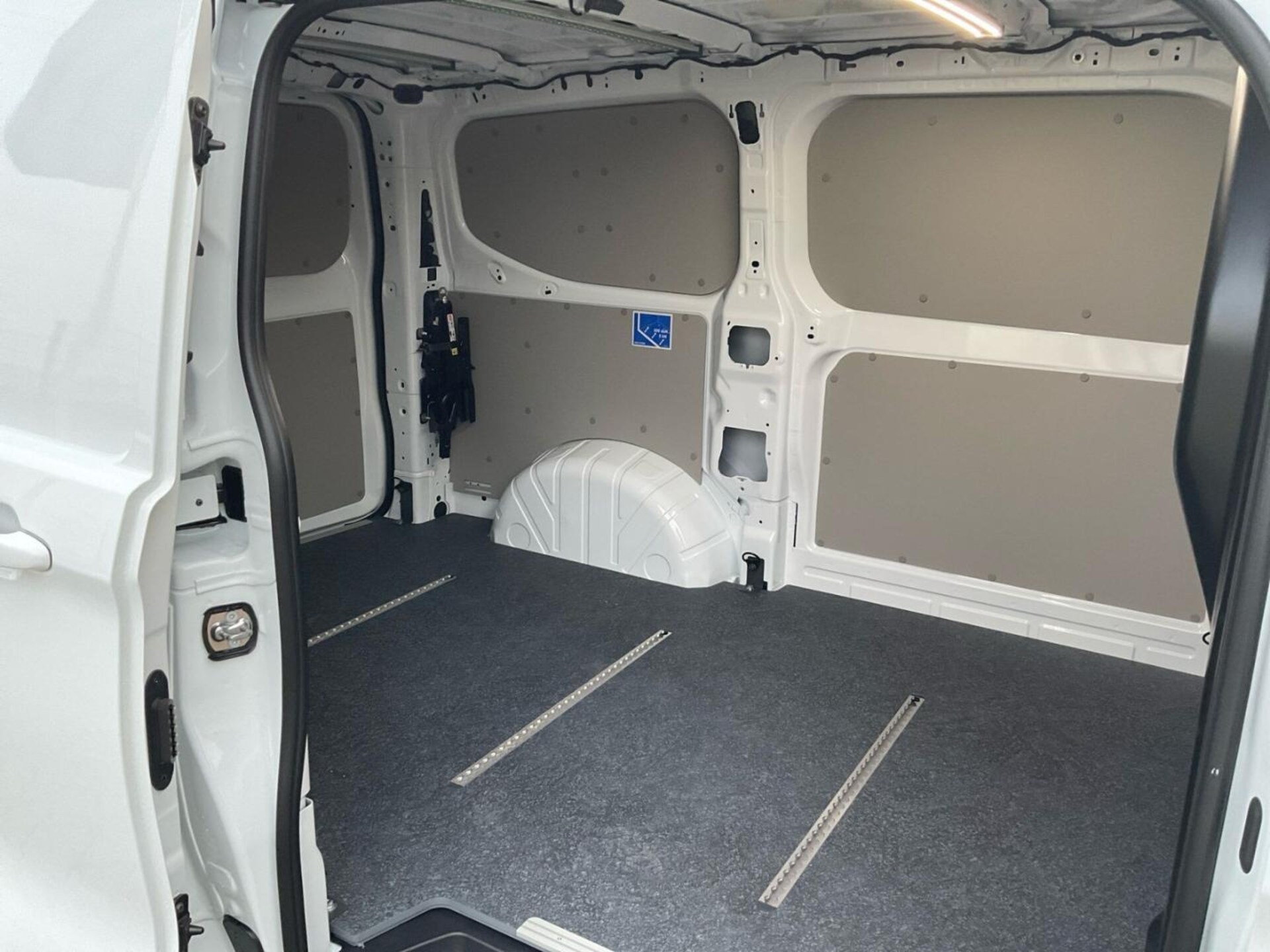 Volkswagen Transporter Kasten kurzer Radstand