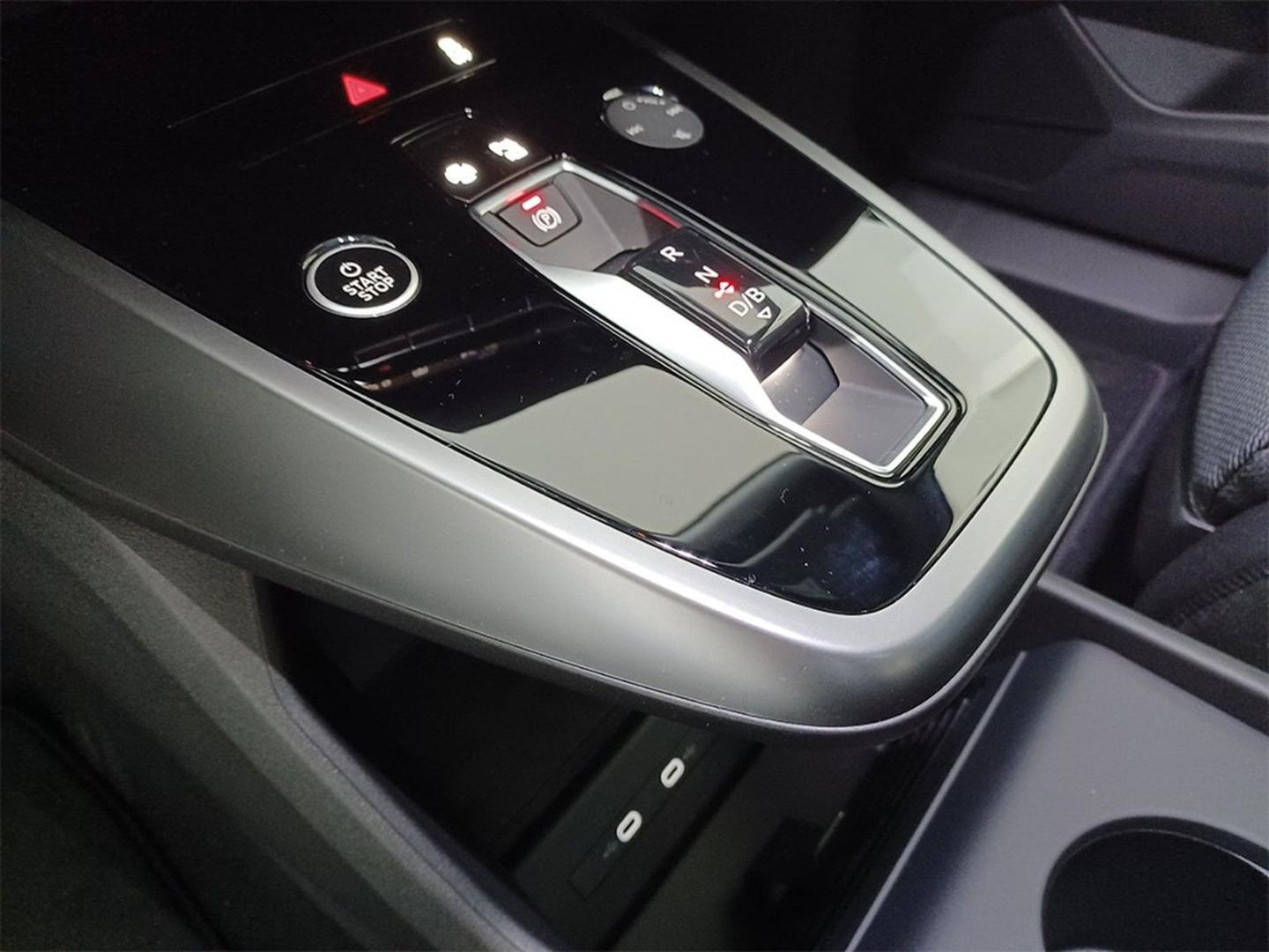 Immagine di Audi Q4 e-tron Business Advanced 40 e-tron 150,00 kW - Vista: for more details contact your dealer