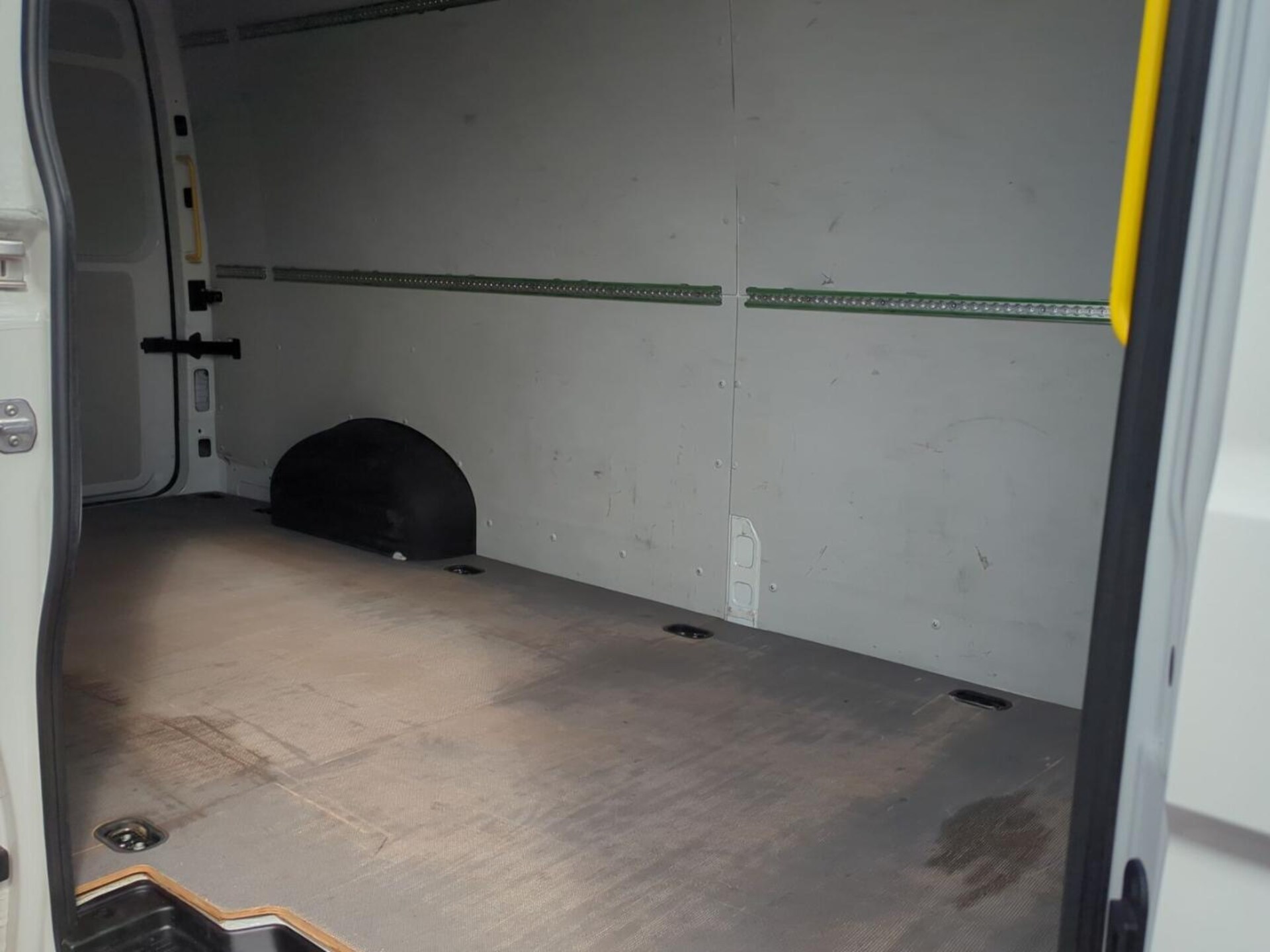 Volkswagen Crafter Kasten langer Radstand