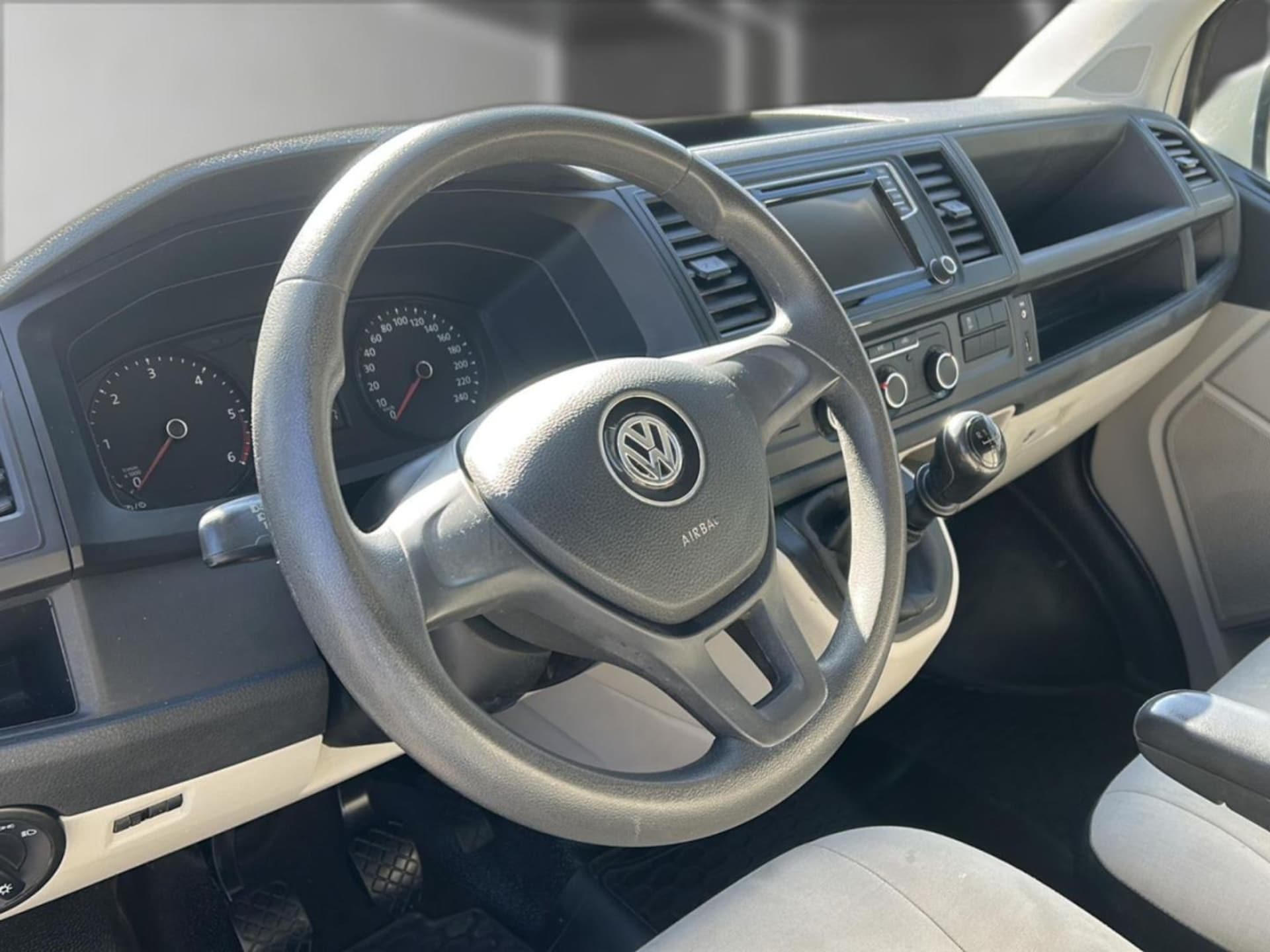 Volkswagen T6 Transporter Kasten langer Radstand