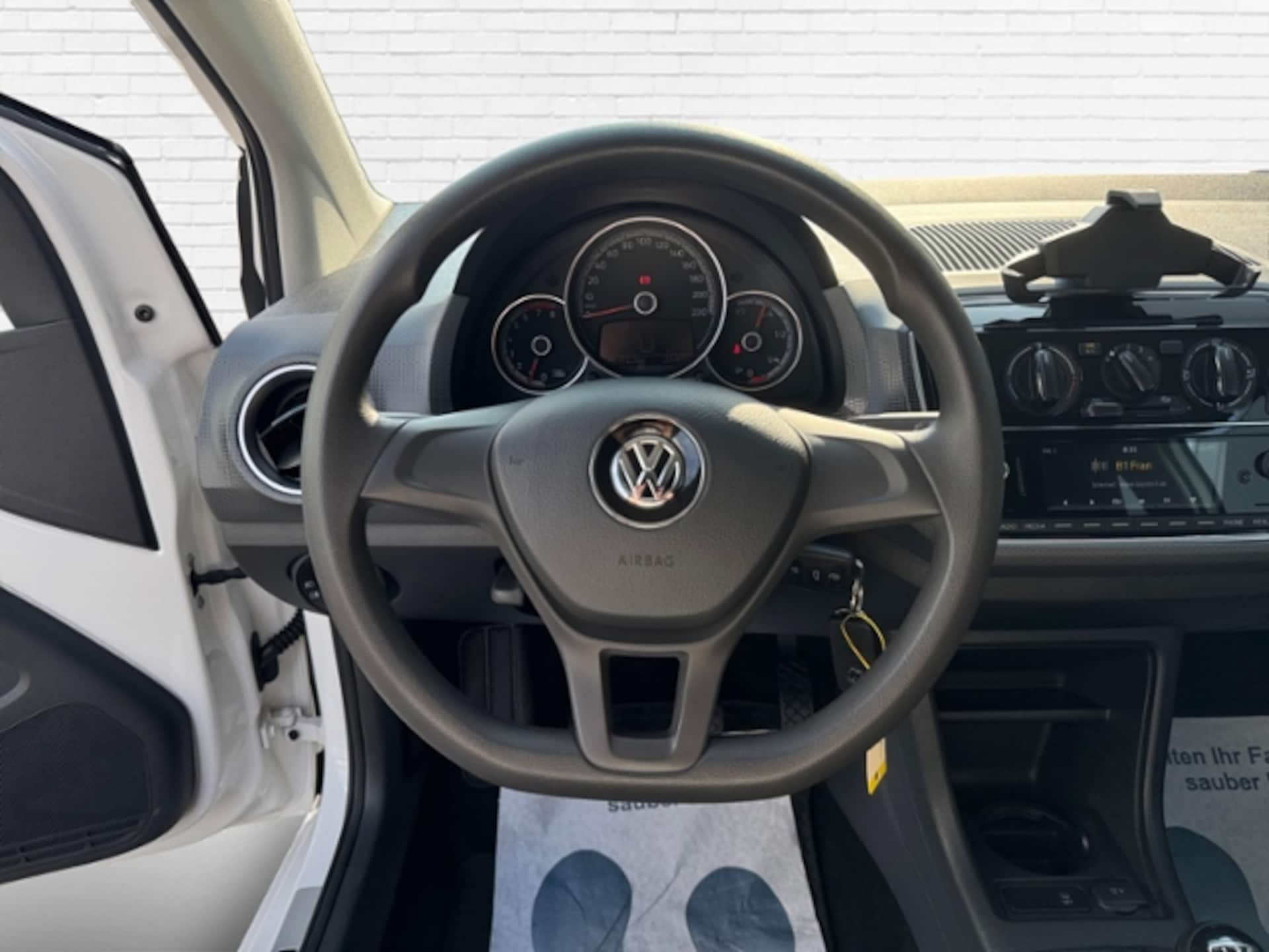 Volkswagen up! join up!