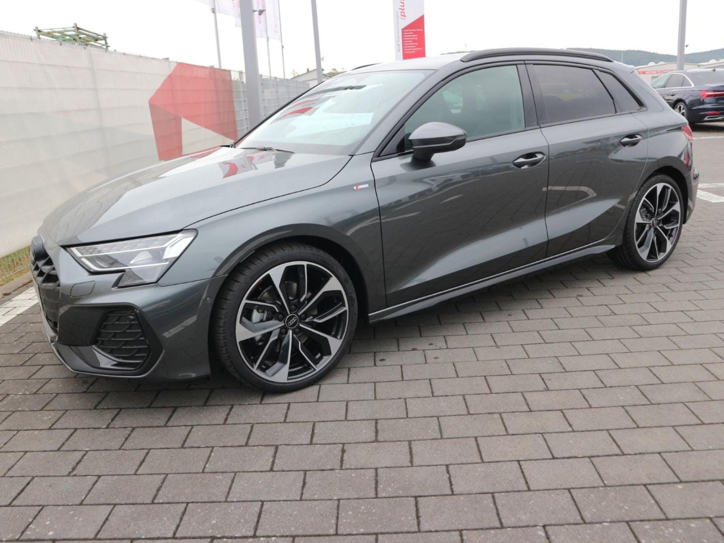 Bild über Audi A3 Sportback TFSI 110 kW S tronic - für weitere Informationen kontaktieren Sie den Audi Partner