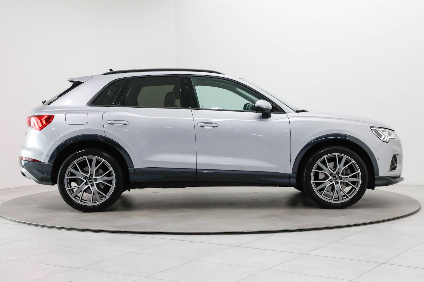 Bild über Audi Q3 advanced 40 TDI quattro S tronic - für weitere Informationen kontaktieren Sie den Audi Partner