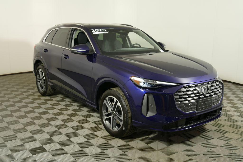 2025 Audi Q5 40 Premium Plus's photo