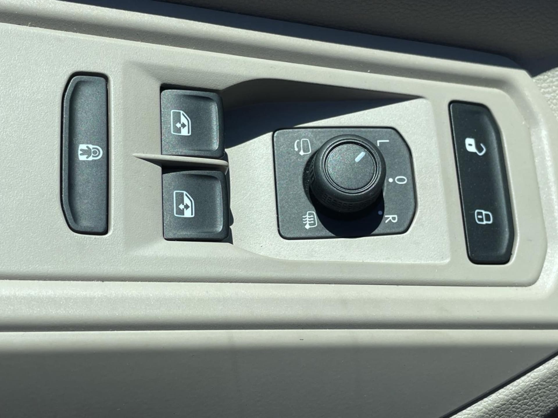 Volkswagen Multivan Basis-Modell