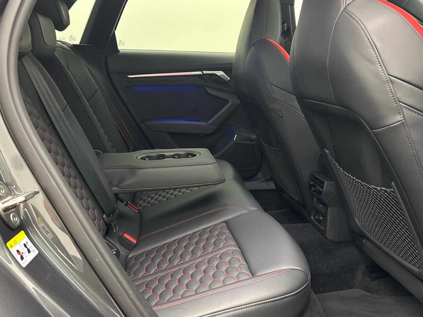 Bild über Audi RS 3 Sportback TFSI quattro S tronic - für weitere Informationen kontaktieren Sie den Audi Partner