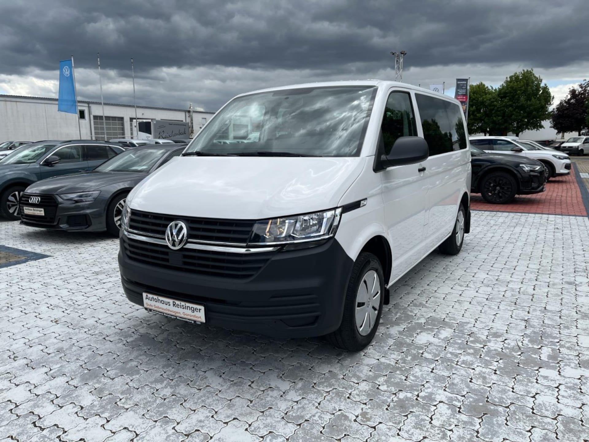 Volkswagen T6.1 Transporter Kombi kurzer Radstand