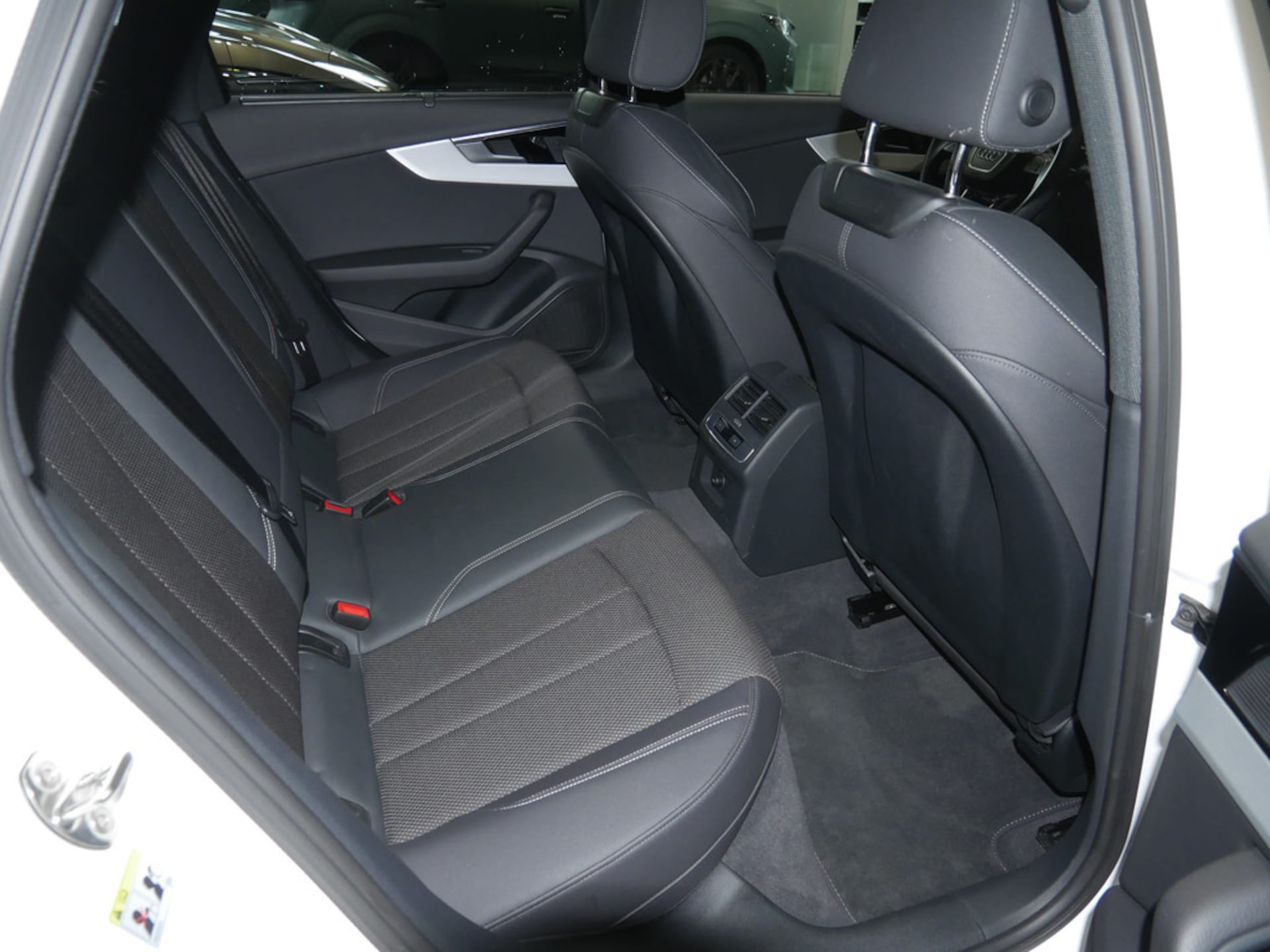 Audi A4 Avant S line